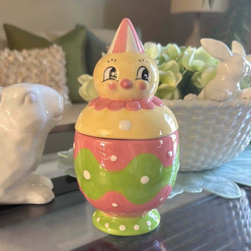 Johanna Parker & Magenta Easter Chick Canister